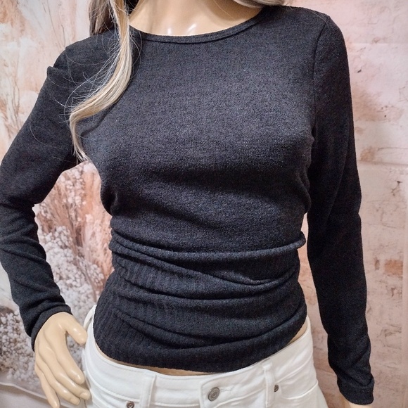 Viamor Women's Black Long Sleeve Long Blouse Stretch Cozy Top - Picture 7 of 14